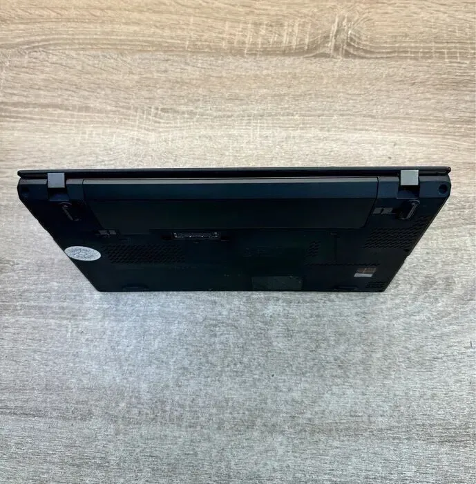 Нетбук Lenovo ThinkPad X250 / 12.5" (1366x768) TN / Intel Core i5-4300U (2 (4) ядра по 1.9 - 2.9 GHz) / 8 GB DDR3 / 256 GB SSD / Intel HD Graphics 5500 / WebCam / Win 10 / Дві АКБ б/в - зображення 6