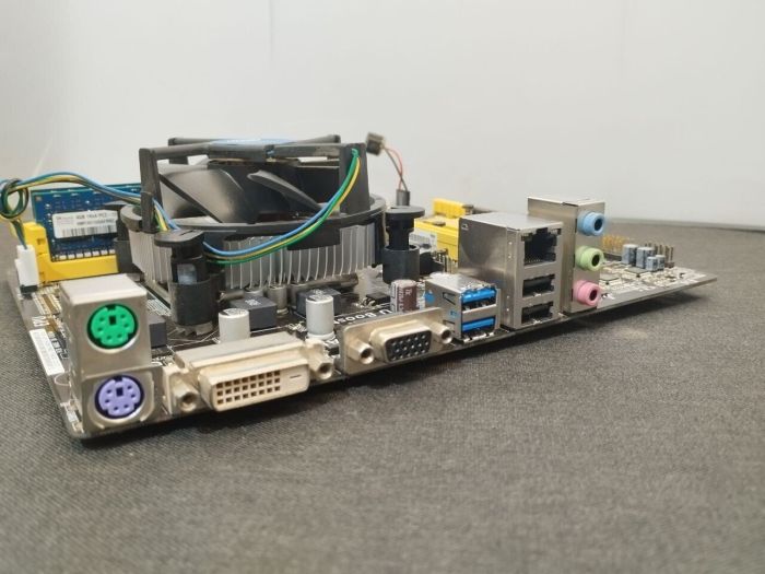 Комплект: Материнська плата Asus H81M-K / LGA1150 / Intel Core i5-4460 (4 ядра по 3.2 - 3.4 GHz) / 16 GB DDR3 + Кулер б/в - зображення 5