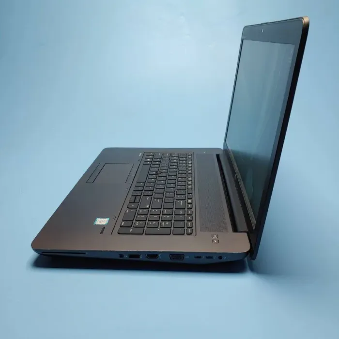 Мобільна робоча станція Б-клас HP Zbook 17 G4 / 17.3" (1920x1080) IPS / Intel Core i7-7820HQ (4 (8) ядра по 2.9 - 3.9 GHz) / 16 GB DDR4 / 480 GB SSD / nVidia Quadro P3000, 6 GB GDDR5, 192-bit / WebCam / Win 10 Pro б/в - зображення 5