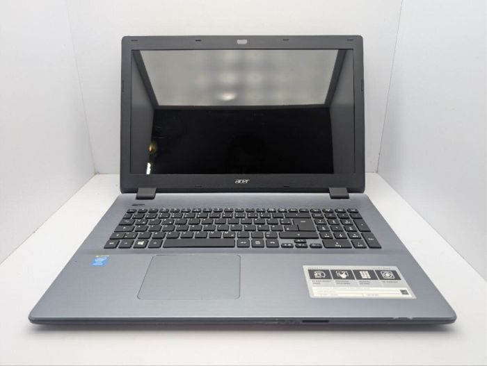 Ноутбук Acer Aspire E5-731 / 17.3" (1600x900) TN / Intel Pentium 3556U (2 ядра по 1.7 GHz) / 8 GB DDR3 / 1000 GB HDD / Intel HD Graphics / WebCam / DVD-ROM б/в - зображення 3