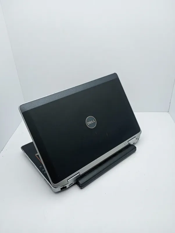 Ноутбук Dell Latitude E6320 / 13.3" (1366x768) TN / Intel Core i5-2520M (2 (4) ядра по 2.5 - 3.2 GHz) / 6 GB DDR3 / 500 GB HDD / Intel HD Graphics 3000 / WebCam б/в - зображення 7