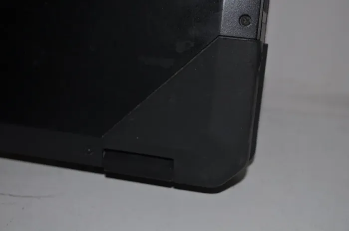 Захищений ноутбук Б-клас Dell Latitude 5414 Rugged / 14" (1366x768) TN / Intel Core i5-6300U (2 (4) ядра по 2.4 - 3.0 GHz) / 8 GB DDR4 / 240 GB SSD / Intel HD Graphics 520 / Windows 11 Pro б/в - зображення 15