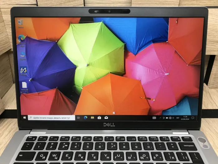 Ультрабук Б-клас Dell Latitude 5411 / 14" (1920x1080) IPS / Intel Core i7-10850H (6 (12) ядра по 2.7 - 5.1 GHz) / 8 GB DDR4 / 240 GB SSD M.2 / Intel UHD Graphics / WebCam / Windows 10 б/в - зображення 4