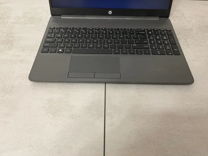 Ноутбук HP 255 G8 / 15.6" (1920x1080) TN / AMD 3020e (2 ядра по 1.2 - 2.6 GHz) / 8 GB DDR3 / 128 GB SSD / AMD Radeon Graphics / WebCam б/в - зображення 5