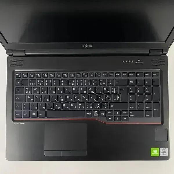 Мобільна робоча станція Fujitsu Celsius H7510 / 15.6" (1920x1080) IPS / Intel Core i7-10850H (6 (12) ядер по 2.7 - 5.1 GHz) / 16 GB DDR4 / 512 GB SSD / nVidia Quadro T1000, 4 GB GDDR6, 128-bit / WebCam / HDMI б/в - зображення 3