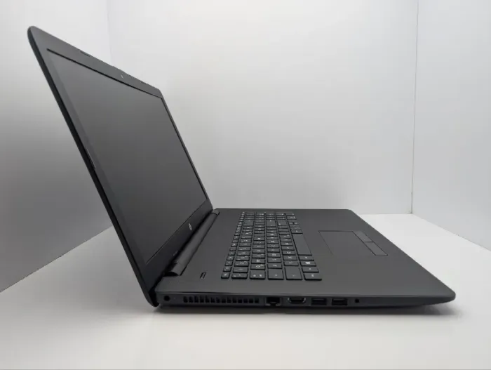 Ноутбук HP 17-bs077ng / 17.3" (1600x900) TN / Intel Celeron N3060 (2 ядра по 1.6 - 2.4 GHz) / 8 GB DDR3 / 120 GB SSD / Intel HD Graphics / WebCam б/в - зображення 4