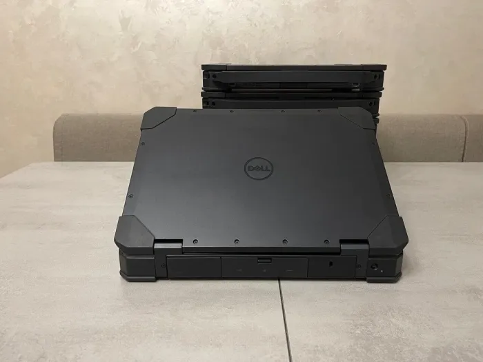 Захищений ноутбук Dell Latitude 5424 Rugged / 14" (1920x1080) IPS Touch / Intel Core i5-8350U (4 (8) ядра по 1.7 - 3.6 GHz) / 16 GB DDR4 / 256 GB SSD M.2 / Intel UHD Graphics 620 / WebCam / Fingerprint / Стилус б/в - зображення 7