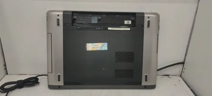 Ноутбук Dell Vostro 3560 / 15.6" (1366x768) TN / Intel Core i5-3210M (2 (4) ядра по 2.5 - 3.1 GHz) / 8 GB DDR3 / 256 GB SSD / AMD Radeon HD 7670M, 1 GB DDR3, 128-bit / WebCam б/в - зображення 7