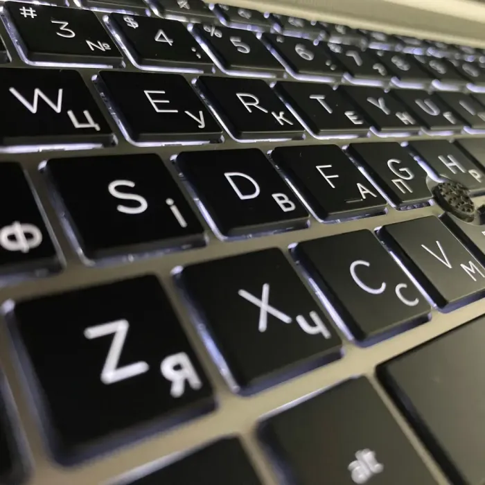 Ультрабук HP EliteBook 850 G8 / 15.6" (1920x1080) IPS / Intel Core i5-1145G7 (4 (8) ядра по 2.6 - 4.4 GHz) / 16 GB DDR4 / 256 GB SSD / Intel Iris Xe Graphics / WebCam / Fingerprint б/в - зображення 3