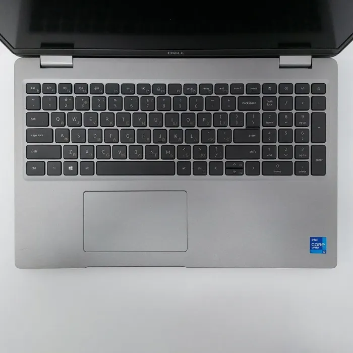 Мобільна робоча станція Dell Precision 3561 / 15,6" (1920x1080) IPS / Intel Core i7-10850H (6 (12) ядра по 2,7 - 5,1 ГГц) / 16 ГБ DDR4 / 256 ГБ SSD / nVidia Quadro T1000, 4 ГБ GDDR5, 128-біт / WebCam б/в - изображение 4