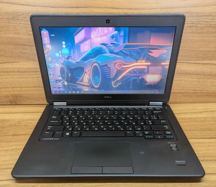 Нетбук Dell Latitude E7250 / 12.5" (1366x768) TN / Intel Core i7-5600U (2 (4) ядра по 2.6 - 3.2 GHz) / 8 GB DDR3 / 128 GB SSD / Intel HD Graphics 5500 / Fingerprint / WebCam / Windows 10 б/в - зображення 2