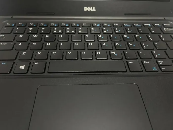 Ультрабук Dell Latitude 3380 / 13.3" (1366x768) TN / Intel Core i5-7200U (2 (4) ядра по 2.5 - 3.1 GHz) / 8 GB DDR4 / 128 GB SSD / Intel HD Graphics 620 / WebCam б/в - зображення 3