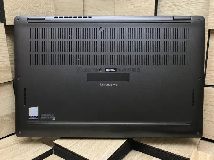 Ультрабук Б-клас Dell Latitude 7410 / 14" (1920x1080) IPS / Intel Core i5-10210U (4 (8) ядра по 1.6 - 4.2 GHz) / 8 GB DDR4 / 256 GB SSD M.2 / Intel UHD Graphics / WebCam / USB 3.2 / HDMI / Windows 10 б/в - зображення 9