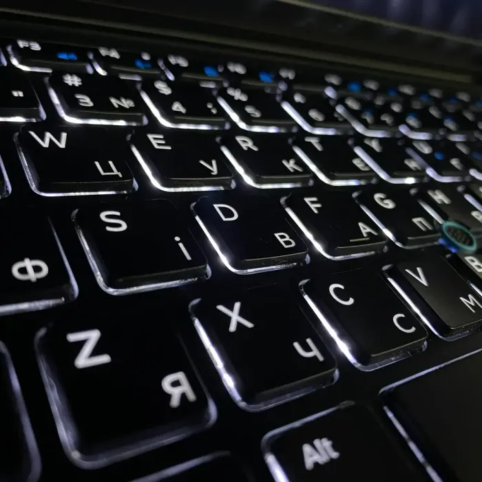 Ультрабук Б-клас Dell Latitude 5480 / 14" (1366x768) TN / Intel Core i5-7300U (2 (4) ядра по 2.6 - 3.5 GHz) / 8 GB DDR4 / 128 GB SSD / Intel HD Graphics 520 / WebCam / SIM б/в - зображення 5