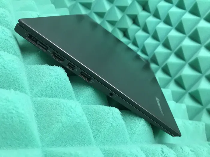 Ультрабук Б-клас Lenovo ThinkPad X1 Carbon (2nd Gen) / 14" (2560x1440) IPS Touch / Intel Core i5-4300U (2 (4) ядра по 1.9 - 2.9 GHz) / 4 GB DDR3 / 256 GB SSD M.2 / Intel HD Graphics 4400 / WebCam / Fingerprint/ HDMI / miniDP б/в - зображення 5