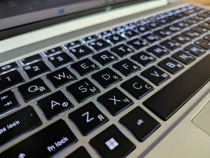 Ультрабук Б-клас HP ProBook 445 G9 / 14" (1920x1080) IPS / AMD Ryzen 5 5625U (6 (12) ядер по 2.3 - 4.3 GHz) / 16 GB DDR4 / 512 GB SSD / AMD Radeon Vega 7 Graphics / WebCam / TouchID / Windows 10 б/в - зображення 6