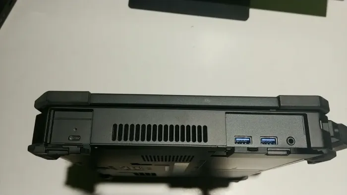 Захищений ноутбук Dell Latitude 5424 Rugged / 14" (1920x1080) IPS / Intel Core i5-8350U (4 (8) ядра по 1.7 - 3.6 GHz) / 16 GB DDR4 / 256 GB SSD M.2 / Intel UHD Graphics 620 / WebCam б/в - зображення 4