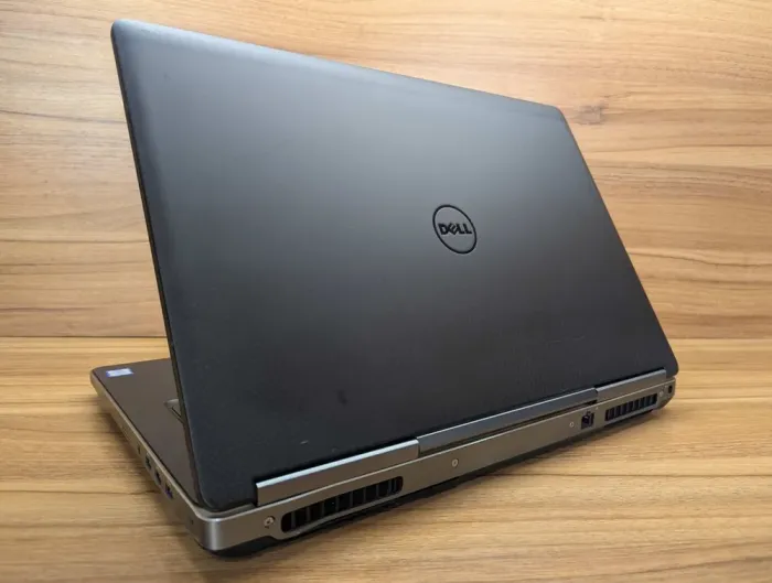 Мобільна робоча станція Б-клас Dell Precision 7710 / 17.3" (1920x1080) IPS / Intel Xeon E3-1535M v5 (4 (8) ядра по 2.9 - 3.8 GHz) / 32 GB DDR4 / 512 GB SSD / nVidia Quadro M5000M, 8 GB GDDR5, 256-bit / WebCam / Windows 10 б/в - зображення 7