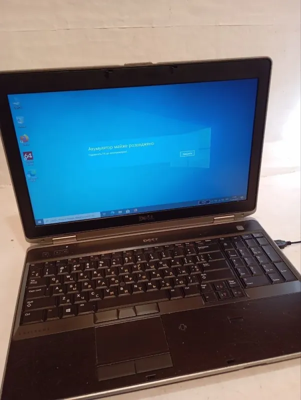 Ноутбук Б-клас Dell Latitude E6530 / 15.6" (1366x768) TN / Intel Core i5-3210M (2 (4) ядра по 2.5 - 3.1 GHz) / 8 GB DDR3 / 240 GB SSD / Intel HD Graphics 4000 б/в - зображення 2