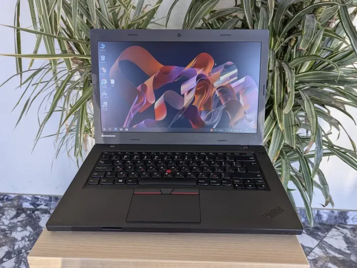 Ноутбук Б-клас Lenovo ThinkPad L450 / 14" (1366x768) TN / Intel Core i3-5005U (2 (4) ядра по 2.0 GHz) / 8 GB DDR3 / 128 GB SSD / Intel HD Graphics 5500 / WebCam / VGA б/в - зображення 2