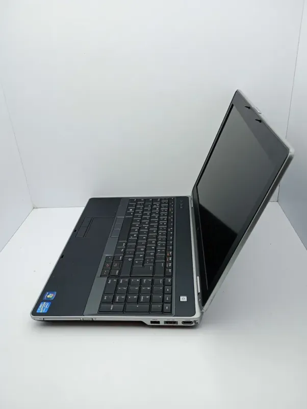 Ноутбук Dell Latitude E6530 / 15.6" (1920x1080) TN / Intel Core i5-3320M (2 (4) ядра по 2.6 - 3.3 GHz) / 8 GB DDR3 / 500 GB HDD / nVidia NVS 5200M, 1 GB DDR3, 64-bit / WebCam б/в - зображення 6