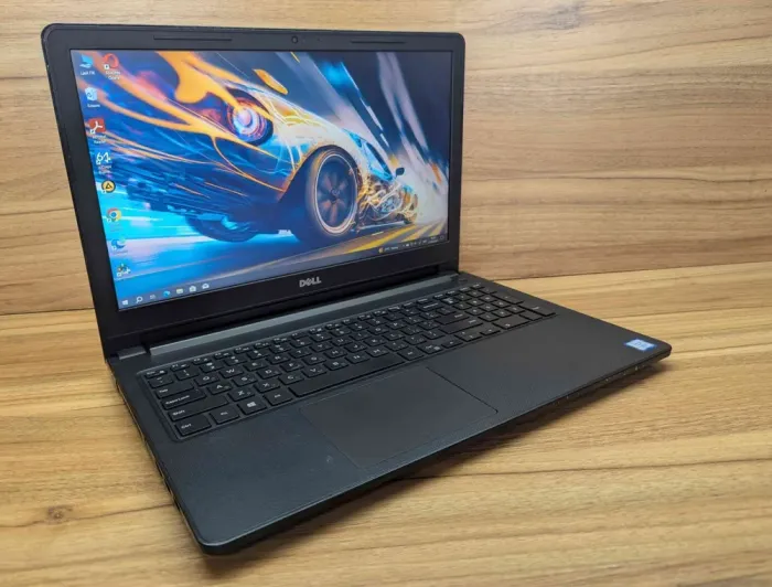 Ноутбук Б-клас Dell Vostro 15-3568 / 15.6" (1920x1080) IPS / Intel Core i5-7200U (2 (4) ядра по 2.5 - 3.1 GHz) / 8 GB DDR4 / 240 GB SSD / Intel HD Graphics 620 / WebCam / Windows 10 б/в - зображення 4