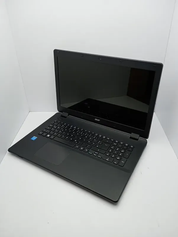 Ноутбук Acer ES1 / 15.6" (1366x768) TN / Intel Pentium N3530 (4 ядра по 2.16 - 2.58 GHz) / 4 GB DDR3 / 320 GB HDD / Intel HD Graphics / WebCam б/в - зображення 6
