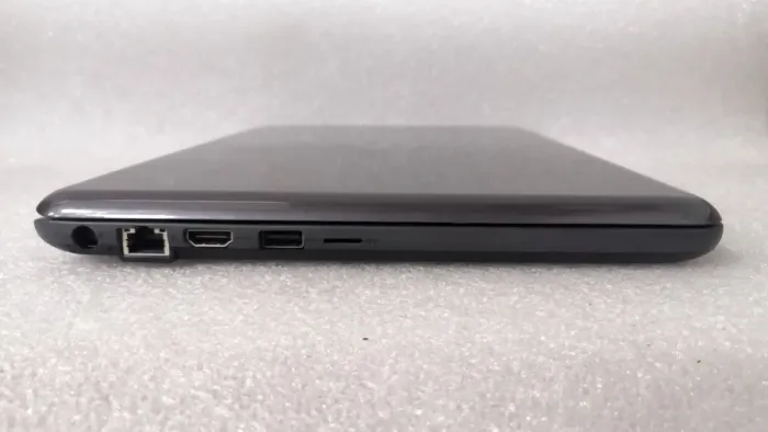 Ультрабук Dell Latitude 3380 / 13.3" (1366x768) TN / Intel Core i5-7200U (2 (4) ядра по 2.5 - 3.1 GHz) / 8 GB DDR4 / 500 GB HDD /HD Graphics 620 / WebCam / Win 10 Pro б/в - зображення 4