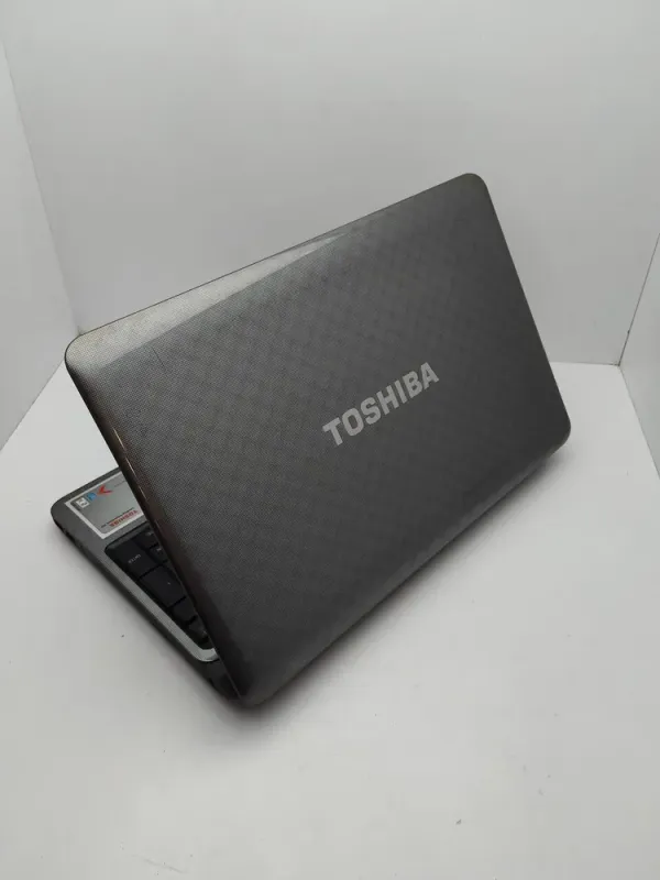 Ноутбук Toshiba Satellite L750 / 15.6" (1366x768) TN / AMD A6-3420M (2 (4) ядра по 1.5 - 2.4 GHz) / 6 GB DDR3 / 750 GB HDD / AMD Radeon HD 6520G Graphics / WebCam б/в - зображення 8