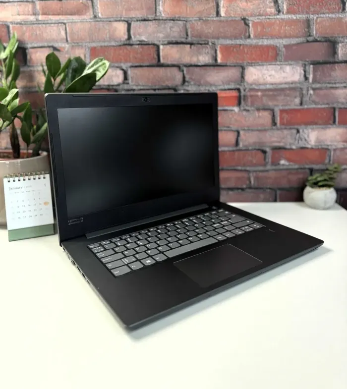 Ноутбук Lenovo V330-14IKB 81B0 / 14" (1920x1080) IPS / Intel Core i5-8250U (4 (8) ядра по 1.6 - 3.4 GHz) / 8 GB DDR4 / 256 GB SSD / Intel UHD Graphics 620 / WebCam б/в - зображення 5