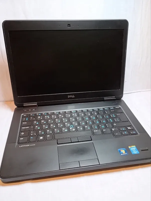Ноутбук Б-клас Dell Latitude E5440 / 14" (1366x768) TN / Intel Core i5-4310U (2 (4) ядра по 2-3 GHz) / 8 GB DDR3 / 120 GB SSD / Intel HD Graphics 4400 / WebCam б/в - зображення 3