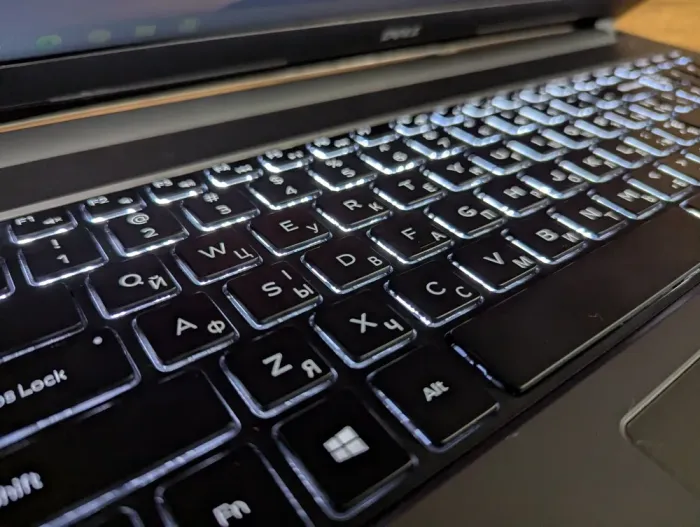 Ноутбук Dell Inspiron 15 5559 / 15.6" (1366x768) TN Touch / Intel Core i7-6500U (2 (4) ядра по 2.5 - 3.1 GHz) / 8 GB DDR3 / 240 GB SSD / Intel HD Graphics 520 / WebCam / Windows 10 б/в - зображення 6