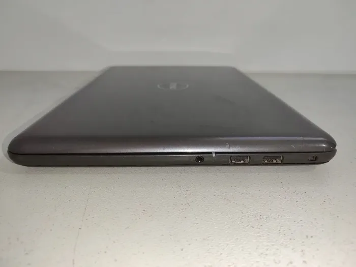 Ноутбук Б-клас Dell Latitude 3380 / 13.3" (1366x768) TN / Intel Core i3-6006U (2 (4) ядра по 2 GHz) / 8 GB DDR4 / 128 GB SSD / Intel HD Graphics 520 / WebCam / HDMI б/в - зображення 4