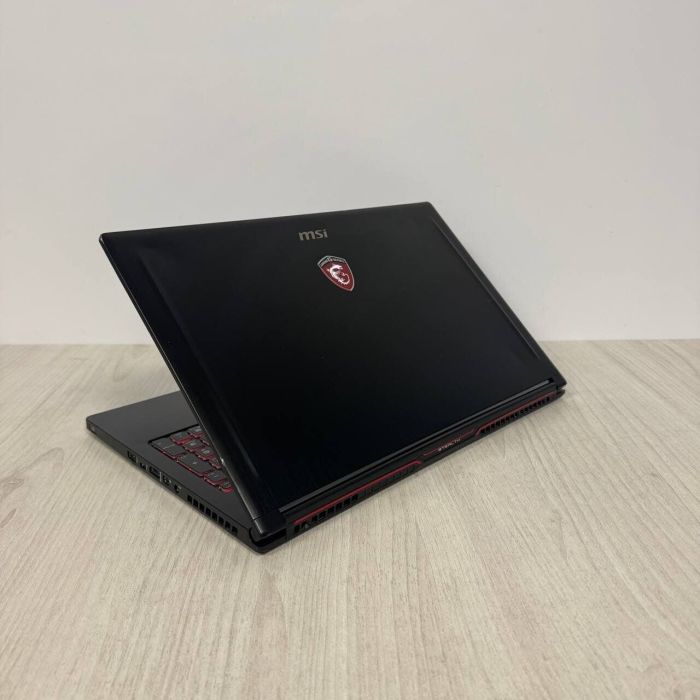 Ігровий ноутбук Б-класу MSI GS63VR Stealth 6RF / 15.6" (1920x1080) IPS / Intel Core i7-6700HQ (4 (8) ядра по 2.6 - 3.5 GHz) / 16 GB DDR4 / 512 GB SSD / nVidia GeForce GTX 1060, 6 GB GDDR5, 192-bit / WebCam б/в - изображение 7