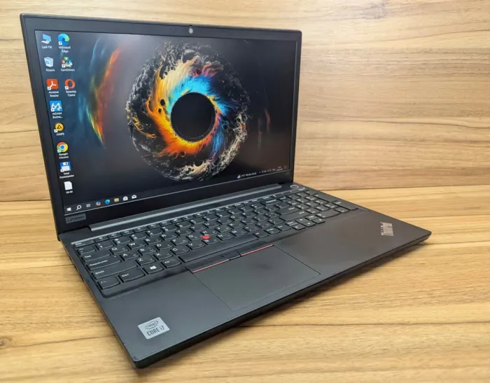 Ноутбук Lenovo ThinkPad E15 / 15.6" (1920x1080) IPS / Intel Core i7-10510U (4 (8) ядра по 1.8 - 4.9 GHz) / 16 GB DDR4 / 512 GB SSD / Intel UHD Graphics / WebCam / Windows 10 б/в - зображення 4