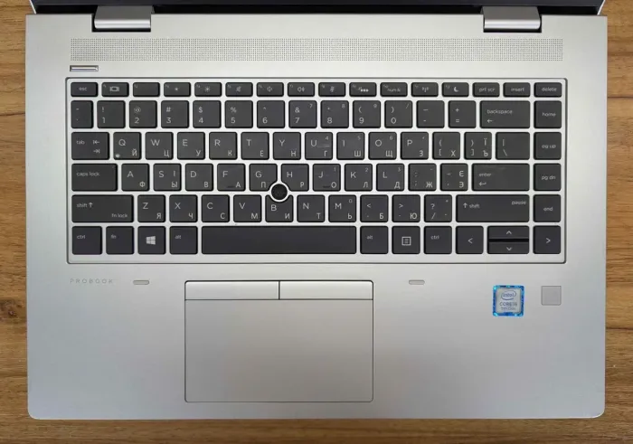 Ноутбук HP ProBook 640 G5 / 14" (1920x1080) IPS / Intel Core i5-8265U (4 (8) ядра по 1.6 - 3.9 GHz) / 8 GB DDR4 / 256 GB SSD / Intel UHD Graphics 620 / WebCam / TouchID / Windows 10 б/в - зображення 3