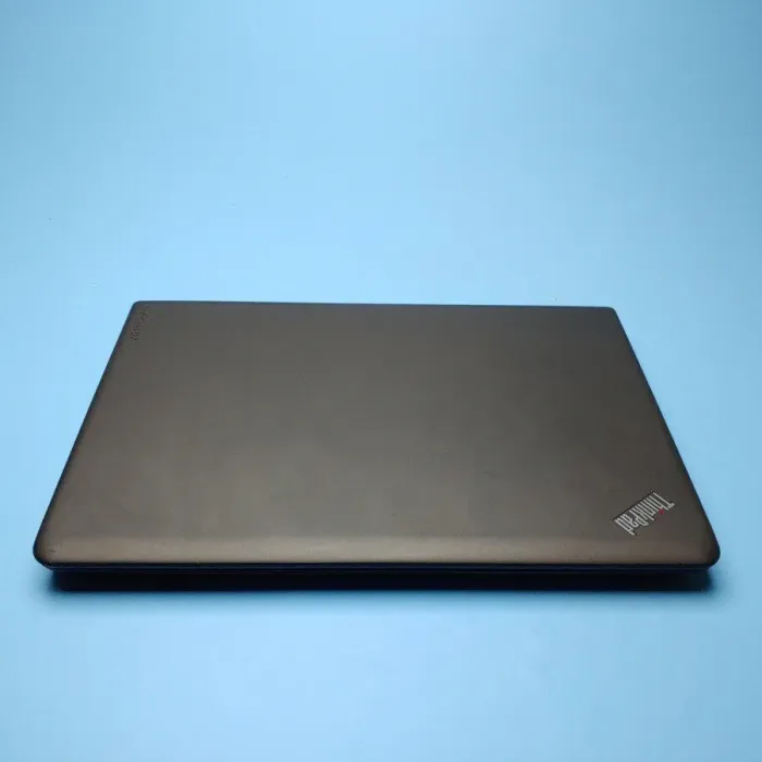 Ноутбук Lenovo ThinkPad E565 / 15.6" (1366x768) TN / AMD A6-8500P (2 ядра по 1.6 - 3.0 GHz) / 8 GB DDR3 / 240 GB SSD / AMD Radeon R5 Graphics / WebCam / DVD-ROM / Win 10 Pro б/в - зображення 6