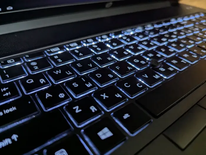 Мобільна робоча станція Б-клас HP zBook 17 G4 / 17.3" (1920x1080) IPS / Intel Xeon E3-1535M v6 (4 (8) ядра по 3.1 - 4.2 GHz) / 32 GB DDR4 / 512 GB SSD / nVidia Quadro P4000, 8 GB GDDR5, 256-bit / WebCam / Fingerprint / Windows 10 б/в - зображення 8