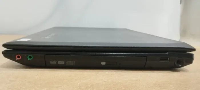 Ноутбук Б-клас Lenovo G560 / 15.6" (1366x768) TN / Intel Pentium P6200 (2 ядра по 2.13 GHz) / 4 GB DDR3 / 120 GB SSD / Intel HD Graphics / WebCam б/в - зображення 5
