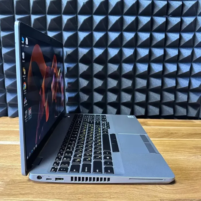 Ультрабук Б-клас Dell Latitude 5510 / 15.6" (1920x1080) IPS / Intel Core i5-10210U (4 (8) ядра по 1.6 - 4.2 GHz) / 16 GB DDR4 / 256 GB SSD / Intel UHD Graphics / WebCam б/в - зображення 3