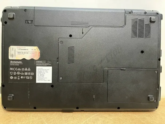 Ноутбук Б-клас Lenovo G550 / 15.6" (1366x768) TN / Intel Pentium T4500 (2 ядра по 2.3 GHz) / 4 GB DDR3 / 120 GB SSD / Intel GMA Graphics 4500M / WebCam б/в - зображення 8