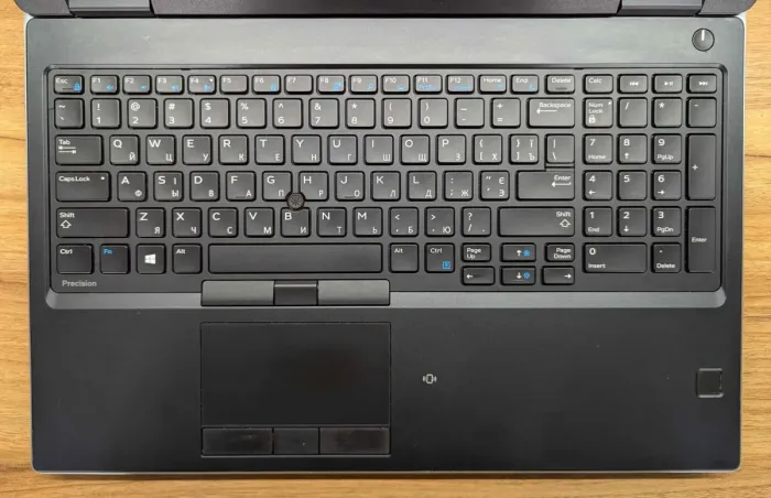 Мобільна робоча станція Dell Precision 7530 / 15.6" (1920x1080) IPS / Intel Core i5-8400H (4 (8) ядра по 2.5 - 4.2 GHz) / 32 GB DDR4 / 480 GB SSD / nVidia Quadro P2000, 4 GB GDDR5, 128-bit / TouchID / Windows 10 б/в - зображення 3