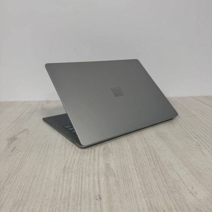 Ультрабук Microsoft Surface Laptop 4 / 13.5" (2256x1504) IPS Touch / AMD Ryzen 5 4680U (6 (12) ядер по 2.2 - 4.0 GHz) / 16 GB DDR4 / 256 GB SSD / AMD Radeon RX Vega 7 Graphics / WebCam б/в - изображение 5