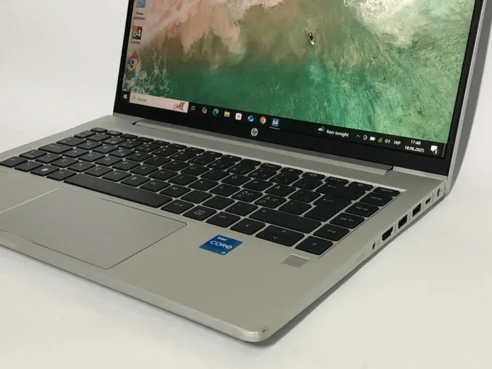 Ультрабук Б-клас HP ProBook 440 G9 / 14" (1920x1080) IPS / Intel Core i3-1215U (6 (8) ядер по 1.2 - 4.4 GHz) / 8 GB DDR4 / 256 GB SSD NVMe / Intel UHD Graphics / WebCam / Win 10 Pro б/в - зображення 10