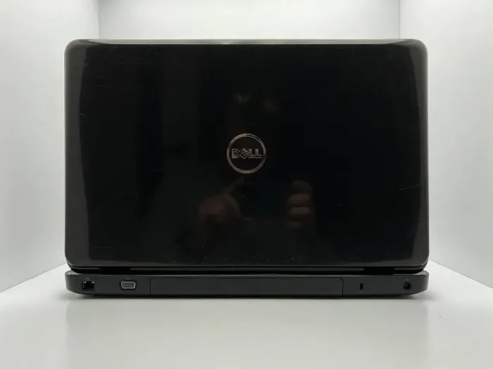 Ноутбук Б-клас Dell Inspiron N7110 / 17.3" (1366x768) TN / Intel Core i3-2310M (2 (4) ядра по 2.1 GHz) / 4 GB DDR3 / 240 GB SSD / Intel HD Graphics 3000 / WebCam б/в - зображення 5