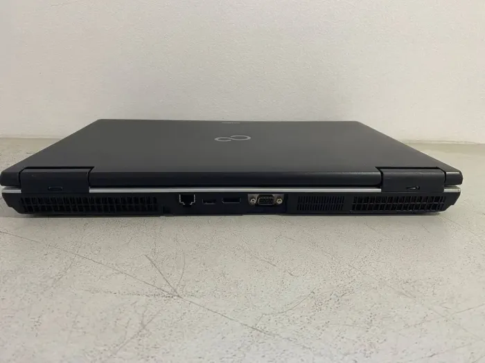 Мобільна робоча станція Fujitsu Celsius H910 / 17.3" (1920x1080) TN / Intel Core i7-2920XM (4 (8) ядра по 2.5 - 3.6 GHz) / 32 GB DDR3 / 256 GB SSD + 500 GB HDD / nVidia Quadro 4000M, 2 GB GDDR5, 256-bit / WebCam б/в - зображення 6