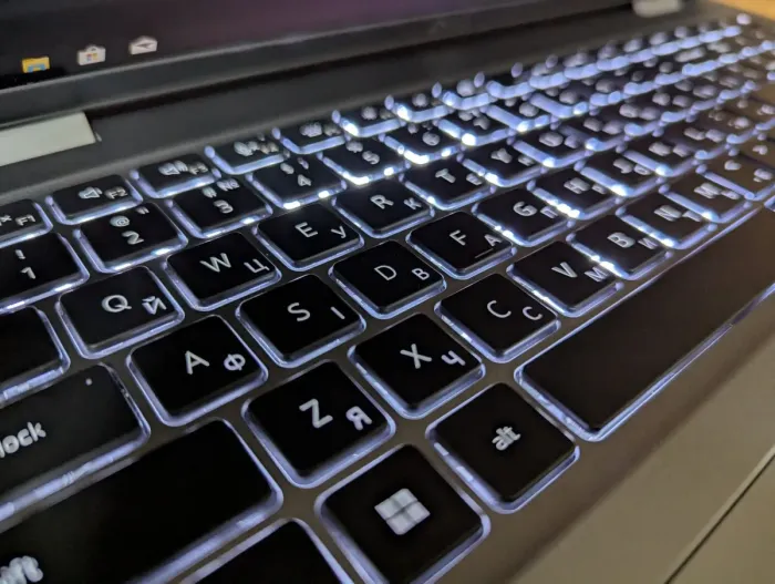 Ноутбук робоча станція Dell Precision 3560 / 15.6" (1920x1080) IPS / Intel Core i7-1185G7 (4 (8) ядра по 3.0 - 4.8 GHz) / 16 GB DDR4 / 512 GB SSD / nVidia T500, 2 GB GDDR6, 64-bit / WebCam / HDMI / Windows 10 б/в - зображення 6