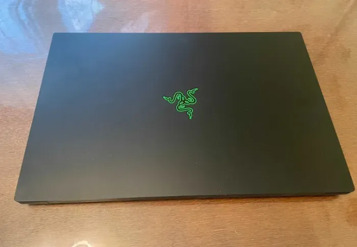Ігровий ноутбук Razer Blade Pro 17 / 17.3" (2560x1440) IPS / Intel Core i7-10875H (8 (16) ядер по 2.3 - 5.1 GHz) / 64 GB DDR4 / 512 GB SSD+2000 GB SSD / nVidia GeForce RTX 3070, 8 GB GDDR6, 256-bit / WebCam б/в - зображення 3