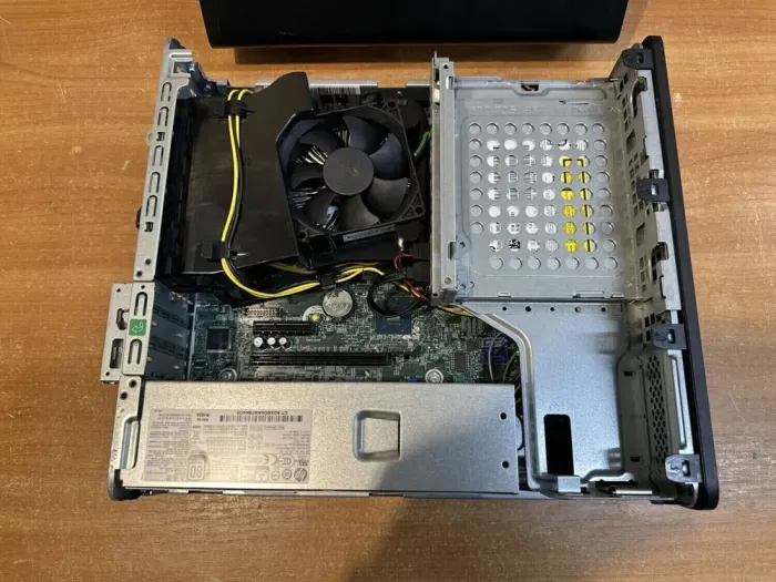 Комп'ютер HP ProDesk 600 G4 SFF / Intel Core i5-8500 (6 ядер по 3.0 - 4.1 GHz) / 8 GB DDR4 / 240 GB SSD / Intel UHD Graphics 630 / 180W / DVD-RW / DisplayPort б/в - зображення 8