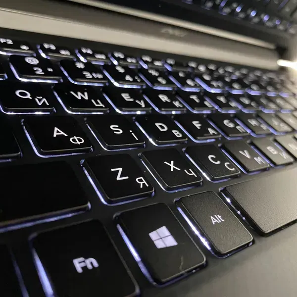 Мобільна робоча станція Dell Precision 5530 / 15.6" (3840x2160) IPS Touch / Intel Xeon E-2176M (6 (12) ядер по 2.7 - 4.4 GHz) / 16 GB DDR4 / 512 GB SSD / nVidia Quadro P1000, 4 GB GDDR5, 128-bit / HDMI б/в - зображення 6